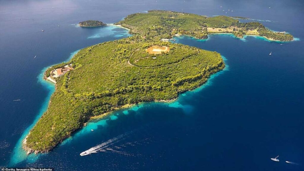 Ekaterina Rybolovleva billionaire who own private island